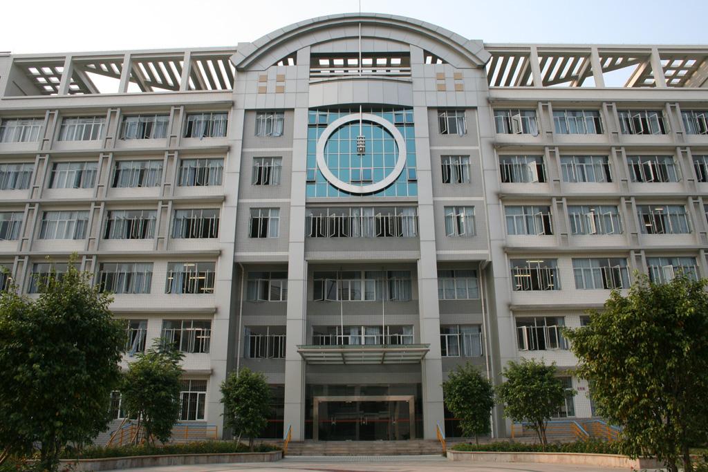 地址：广东省肇庆市端州区肇庆大道55号